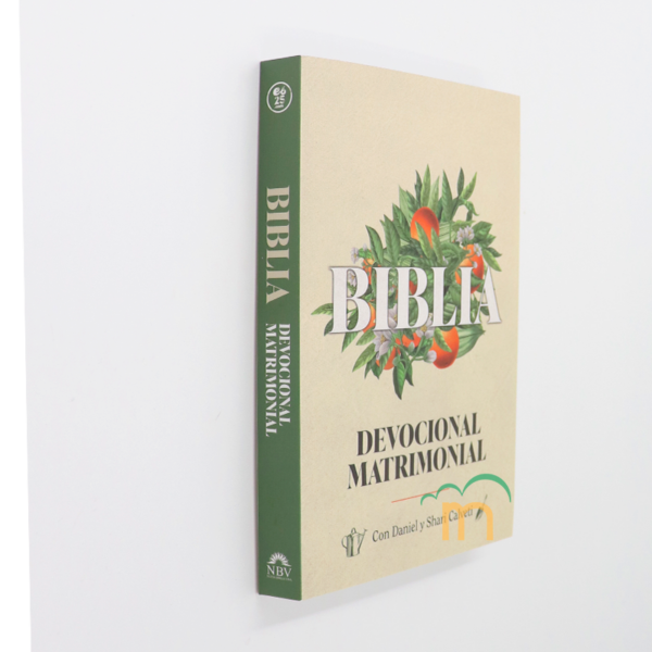 Biblia devocional matrimonial NBV - Image 3