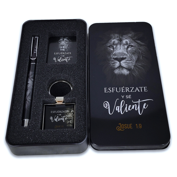 Caja Metálica con Llavero, Bolígrafo, y Tarjeta: Esfuérzate y sé valiente - Josué 1:9 - Image 2